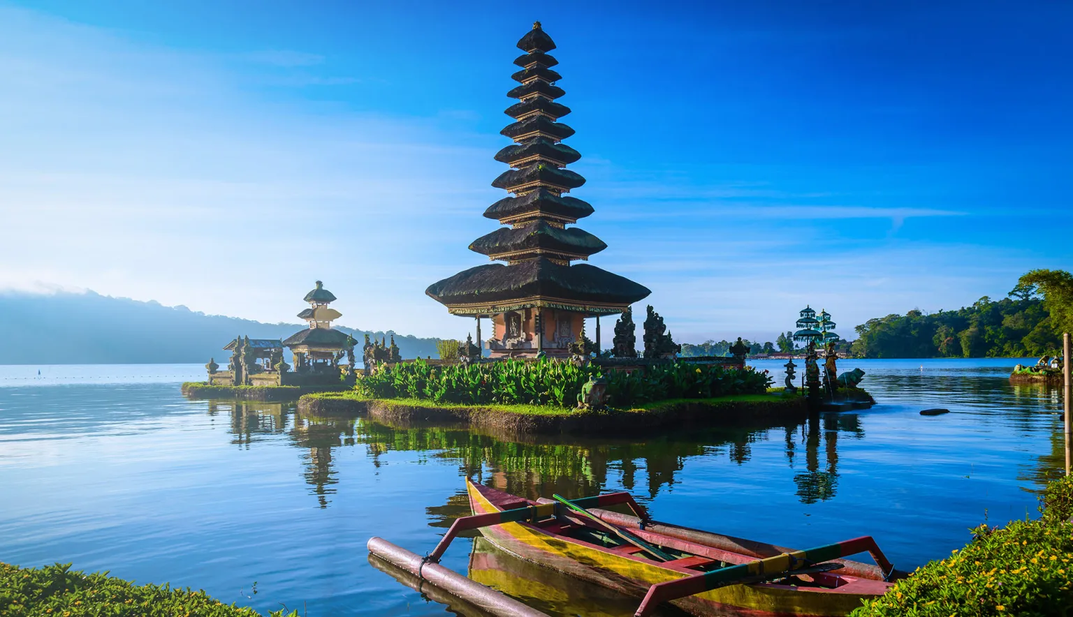 Bali Indonesia - Tropical paradise with beautiful beaches and resorts